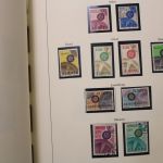 Briefmarken Ausland-Posten, Karton voller Alben