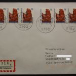 Berlin, MiNr. 874, zwei Dreierstreifen auf R-Brief