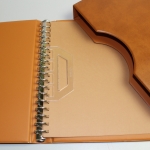 Lindner, brauner Ringbinder incl. Kassette mit Griffmulde, 18-Ring-Mechanik