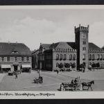 Neustettin, Marktplatz mit Rathaus