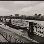 Bremen, Blick auf die Org. Weserbrücke, Schiffe