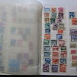 Briefmarken Posten Europa und Übersee in 16 Alben