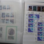 Briefmarken Posten Europa und Übersee in 18 Alben