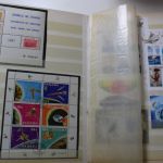 Briefmarken Posten Europa und Übersee in 18 Alben