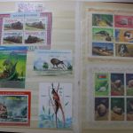 Briefmarken Posten Europa und Übersee in 18 Alben