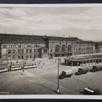 Straßburg, Elsaß, Bahnhof, Rotes Kreuz LKW's