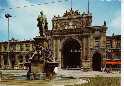 Zürich, Bahnhofplatz, Alfred-Escher-Brunnen ngl G0927
