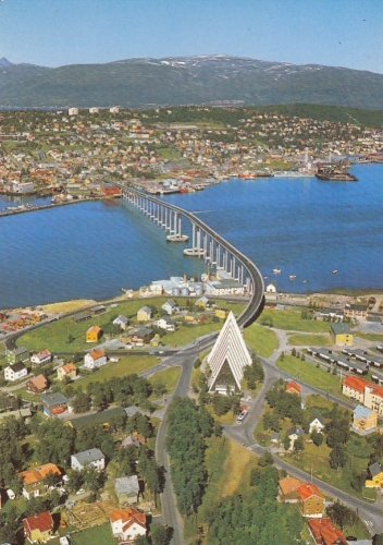Norge, Tromsö, Del av byen med "Ishaskatedralen" ngl G1335