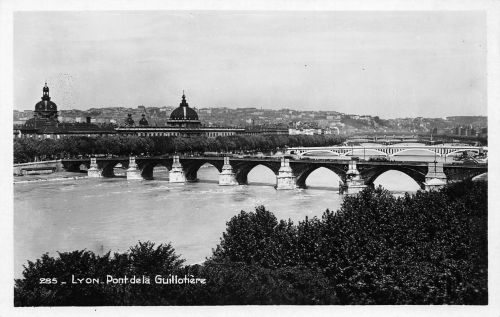 Frankreich 69 Lyon Pont de la Guillotiere ngl 198.689