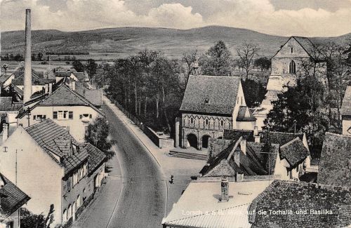 Lorsch a.d. Bergstraße Blick auf die Torhalle und Basilika ngl 300.704