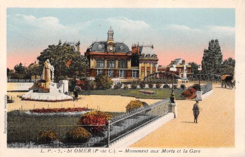 Frankreich 62 Saint-Omer Monument aux Morts et la Gare ngl 301.306