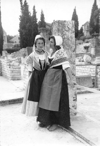 Frankreich Costumes de Provence Comtadines FOTO ngl 302.295
