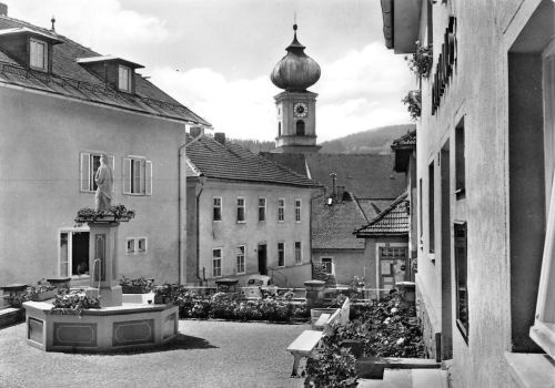 Frauenau im Bayerischen Wald Rathausplatz ngl 303.718