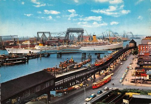 Hamburg Hafen mit Überseebrücke ngl 304.318