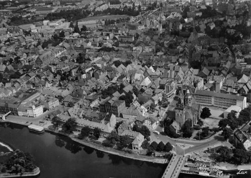Hameln a. d. Weser Gesamtansicht ngl 304.464