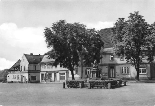 Gröbzig (Kr. Köthen) Leninplatz ngl 304.726