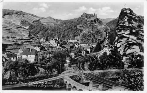 Altenahr a. d. Ahr mit Burgruine Are und Tunnels Schwarzez Kreuz gl1942 305.319