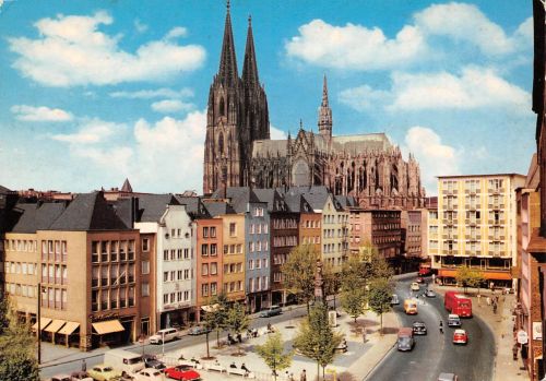 Köln a. Rh. Alter Markt und Dom gl 305.692