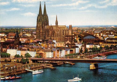 Köln a. Rh. Blick auf die Altstadt mit Dom ngl 305.696