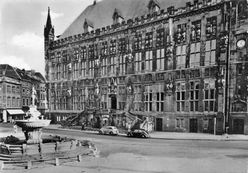 Bad Aachen Rathaus mit Karlsbrunnen gl1965 305.718
