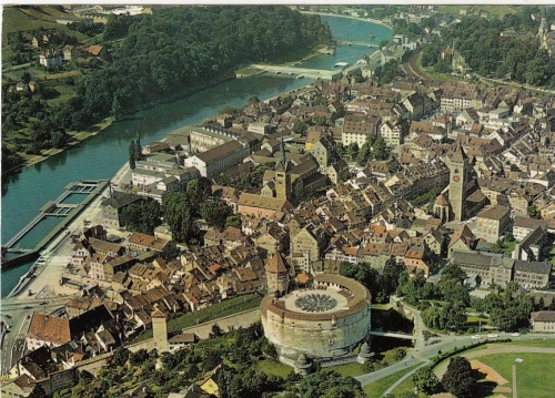Schaffhausen, Luftbild, Munot, Altstadt und Rhein glum 1970? G4230