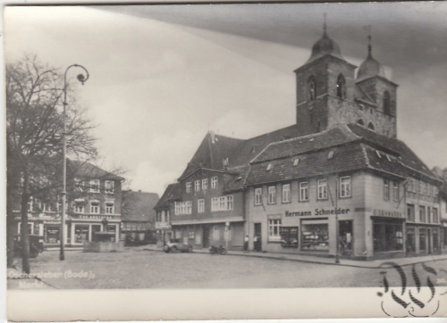 Oschersleben (Bode), Markt, Blick auf Schneider Eisenwaren und die Kirche ngl G5679