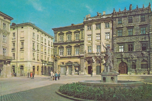 Ukraine Lviv (Lemberg) Rinok Square ngl D8464