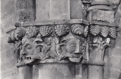 Sion, Cathédrale de N.D. de Valére, Chapiteau roman ngl E0596