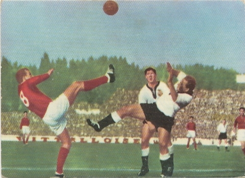 Fußball-Spielszene: Herbert Erhardt 112.936