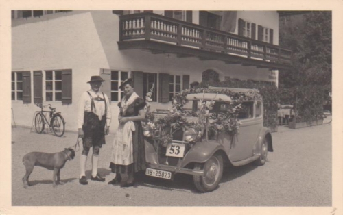 Partie am geschmückten Auto gl1937 94.048