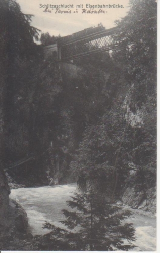 Schlitzaschlucht mit Eisenbahnbrücke ngl 94.201