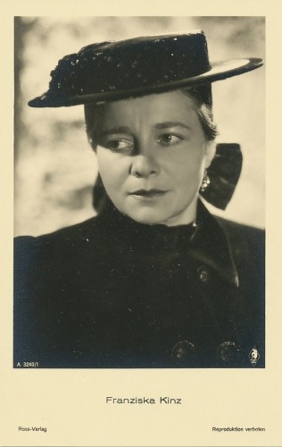 Porträt Franziska Kinz ngl 115.408