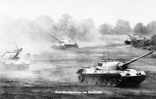 Militär Bundeswehr Standardpanzer im Gelände ngl 186.831