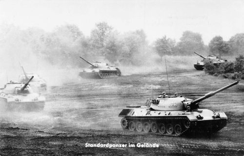 Militär Bundeswehr Standardpanzer im Gelände ngl 186.832