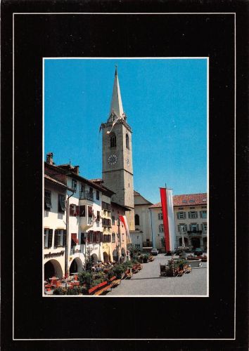 I Italien Südtirol Kaltern Marktplatz mit Pfarrkirche ngl 188.032