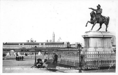 F Cherbourg La Statue de Napoleon ngl 188.035