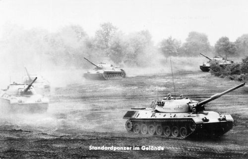 Bundeswehr Standardpanzer im Gelände ngl 190.490