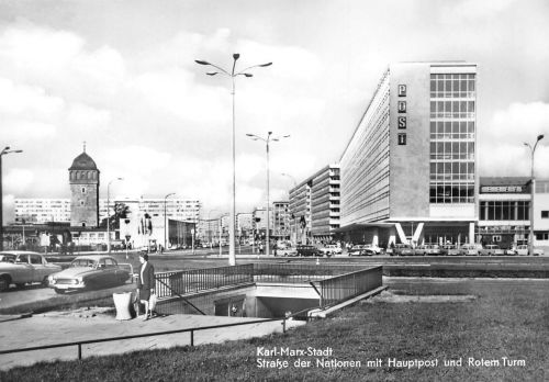 Karl-Marx-Stadt Straße der Nationen mit Hauptpost ngl 192.371