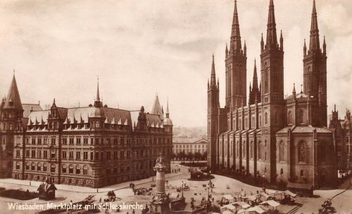 Wiesbaden Marktplatz mit Schloßkirche ngl 193.569