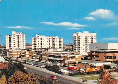 Eschborn Rathausplatz mit Wohnanlagen gl1974 194.046