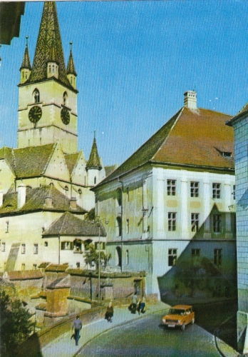 Sibiu, Straßenbildmit Kirche ngl E6361