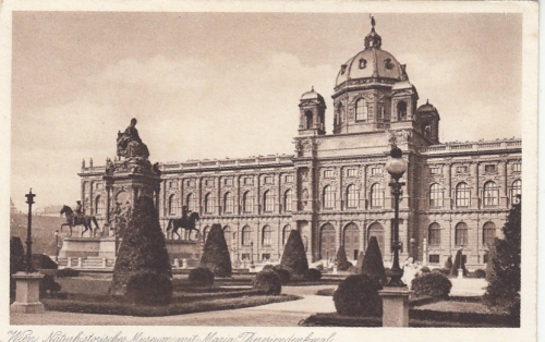 Wien, Naturhistor.Museum mit Maria Theresiadenkmal ngl E9637