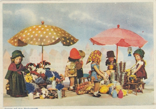 Käthe Kruse-Puppen, auf dem Wochenmarkt ngl F2294