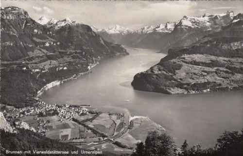 Brunnen (Schwyz) mit Vierwaldstättersee und Urneralpen ngl F2770