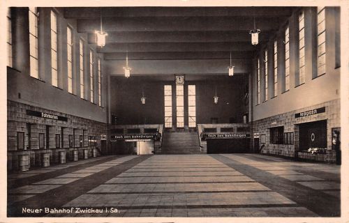 Zwickau Neuer Bahnhof Innenansicht ngl 197.973