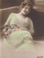 Dame mit Rosenstrauß ngl F9065