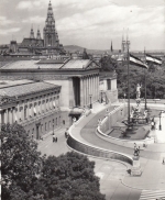 Wien, Parlament mit Rathaus und Votivkirche glum 1930? G0376