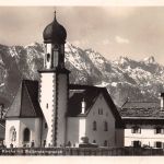 Wallgau Kirche mit Wettersteingruppe gl1937 199.597