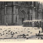 Hamburg Tauben vor der Nikolaikirche ngl 301.379