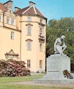 Celle Ehrenmal vor dem Schloß ngl 304.456